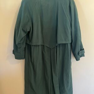 Women’s green trenchcoat Fleet Street size 8 full length jacket vintage